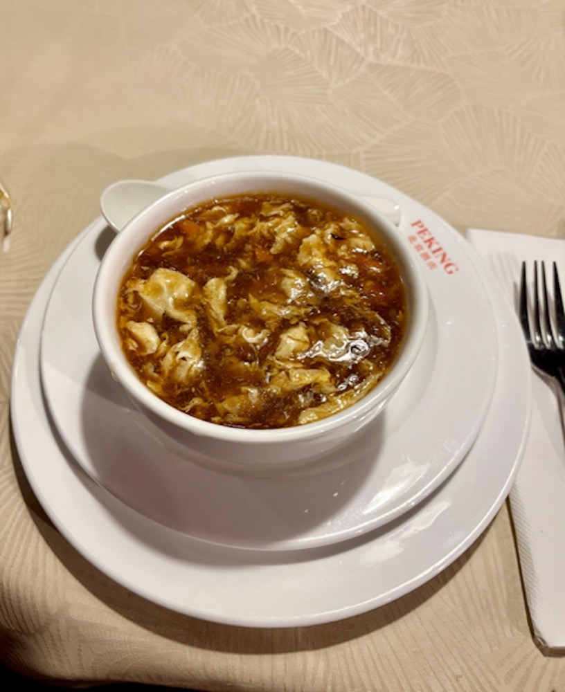 Kiselkasto ljuta juha u restoranu Peking