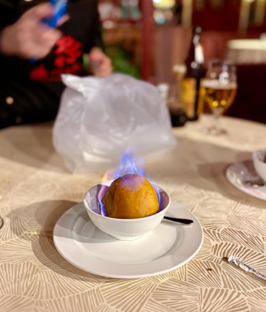 Prženi sladoled u restoranu Peking